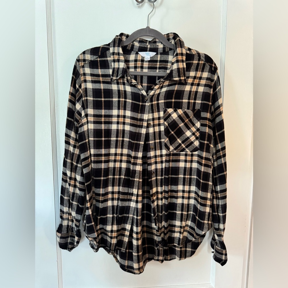 Time and Tru Black and White Plaid Button-Up Shirt